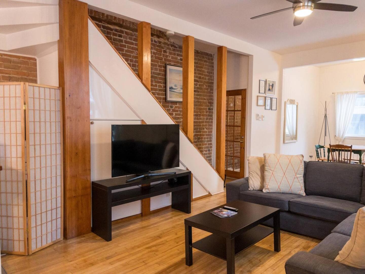 Perfect For Groups Big Livingroom 2 Backyard 3Br Монреаль Экстерьер фото